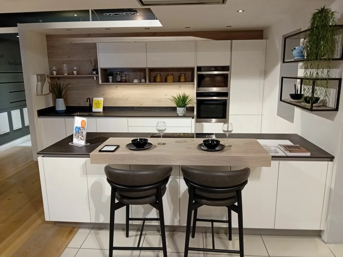 Kube Kitchen Ex Display - Image 1