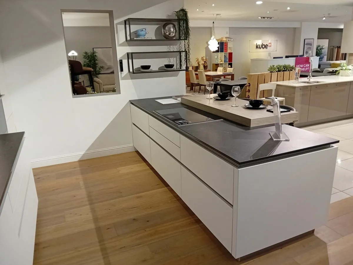 Kube Kitchen Ex Display - Image 3