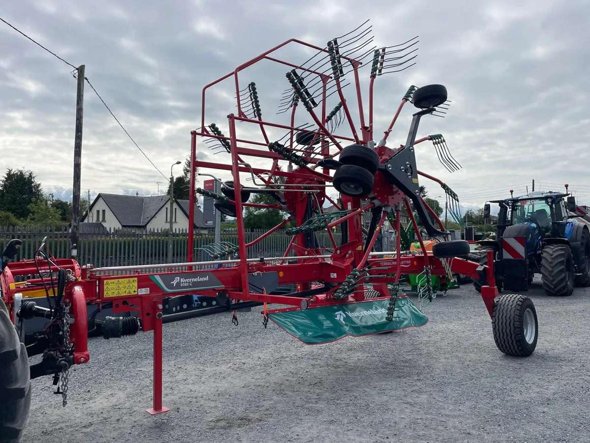 Kverneland 9580C Twin Rotor Rake 0% Finance - Image 1