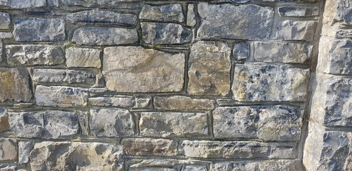 Galway White Limestone building stone  for piers - Image 3