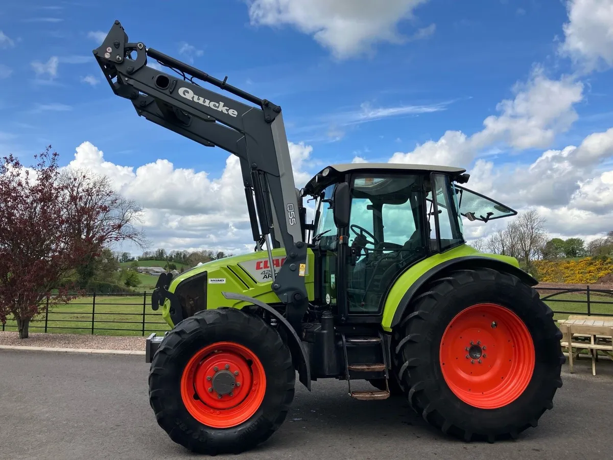 2013 CLAAS with loader - Image 2