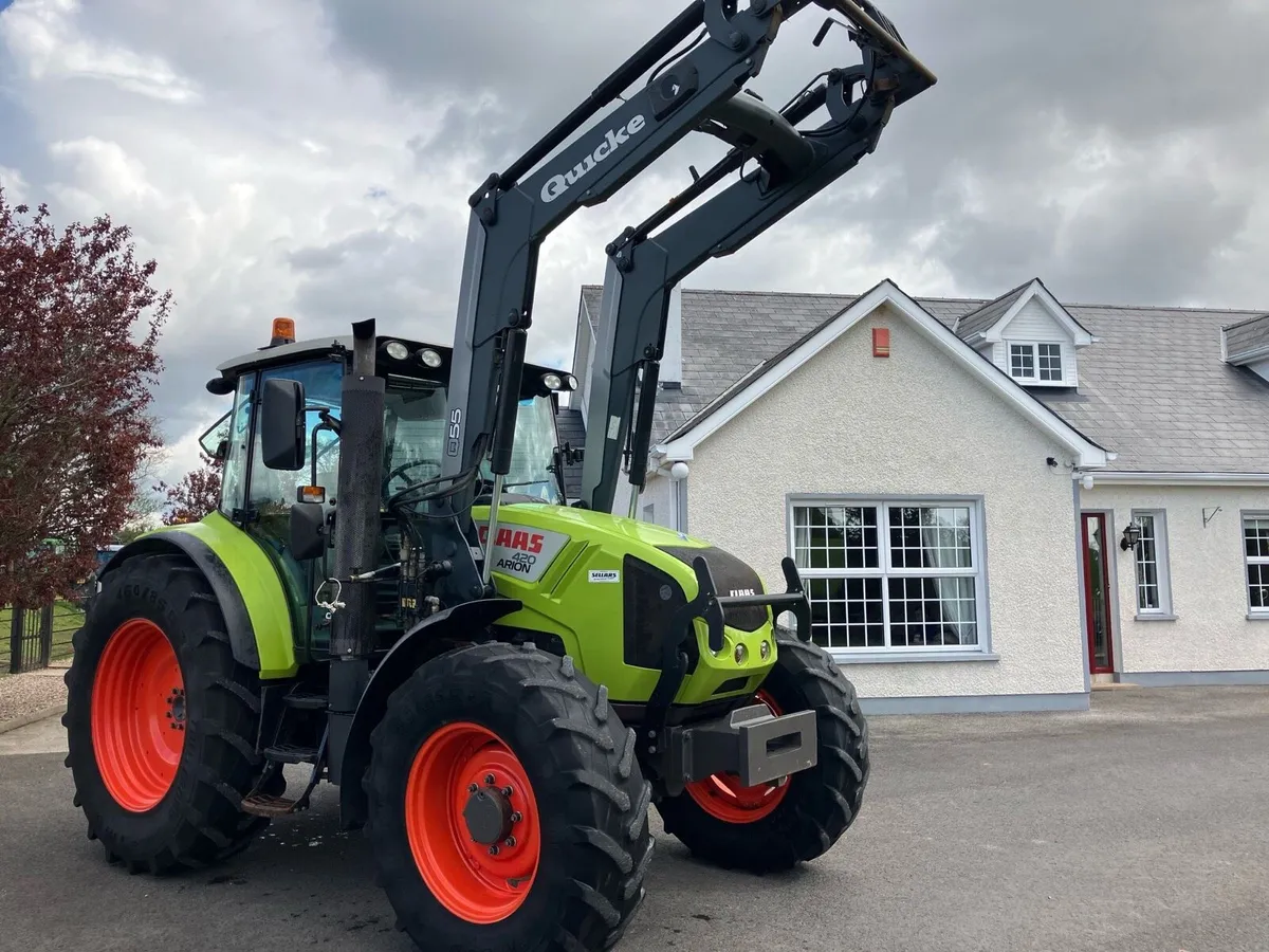 2013 CLAAS with loader - Image 3