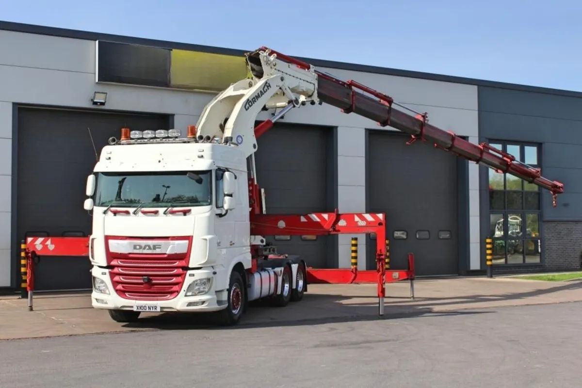 2017 DAF XF510 6X2 T/UNIT WITH CORMACH 75000 CRANE - Image 3
