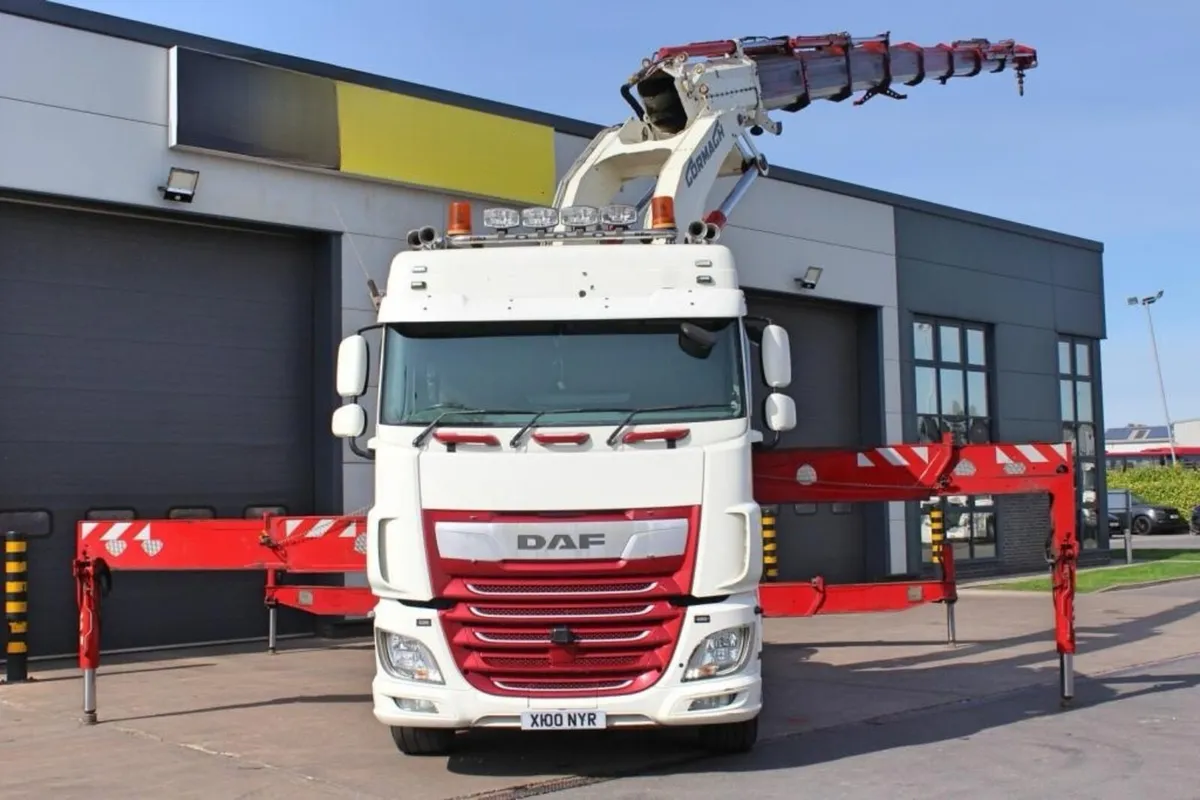 2017 DAF XF510 6X2 T/UNIT WITH CORMACH 75000 CRANE - Image 2