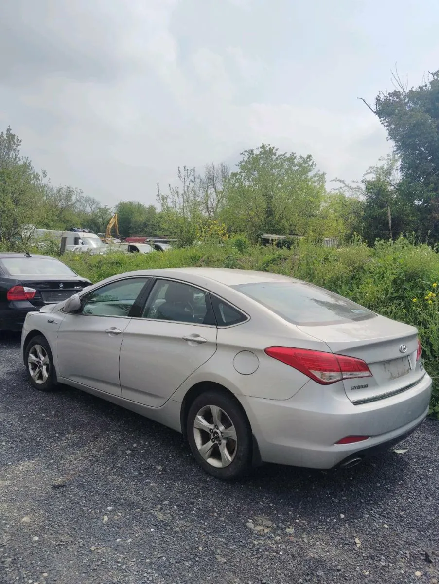 Breaking Hyundai i40 2012 1.7crdi - Image 2