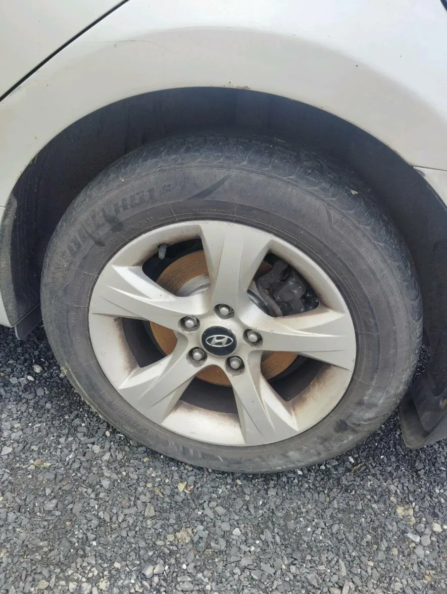 Breaking Hyundai i40 2012 1.7crdi - Image 3