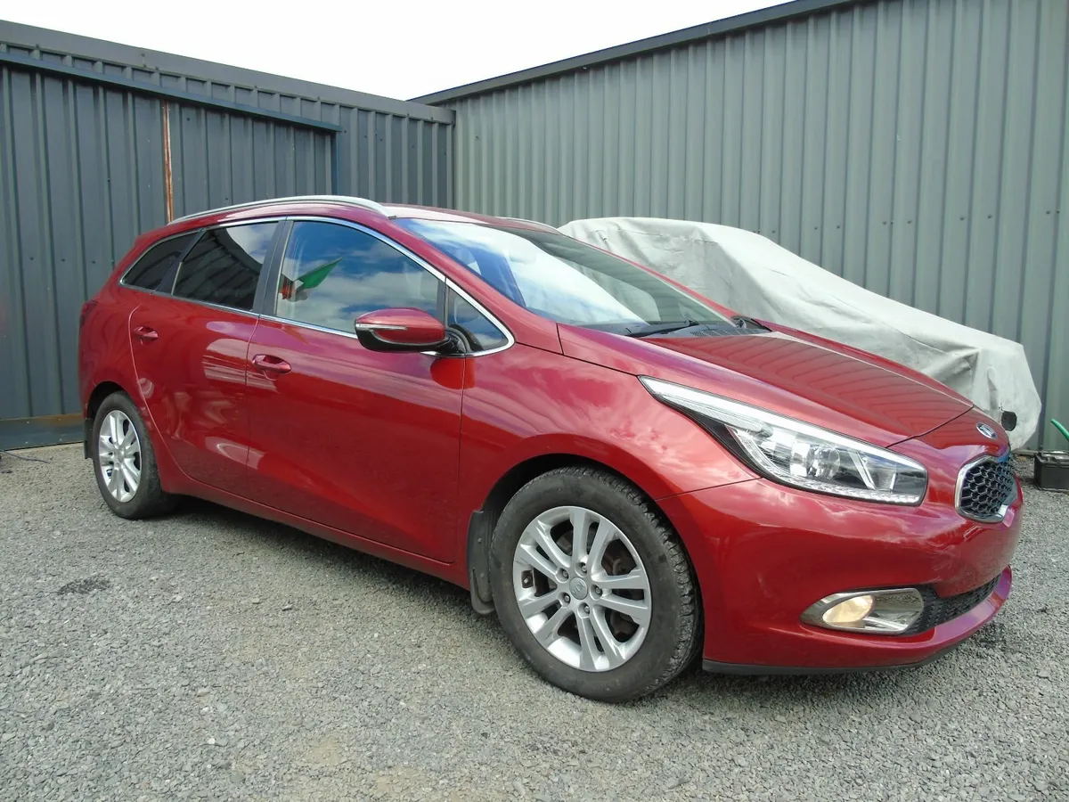 KIA CEED's 1.6 DIESEL 2017 BREAKIN ALSO 2022 MODEL - Image 1