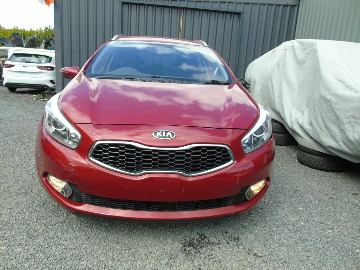 KIA CEED's 1.6 DIESEL 2017 BREAKIN ALSO 2022 MODEL - Image 2