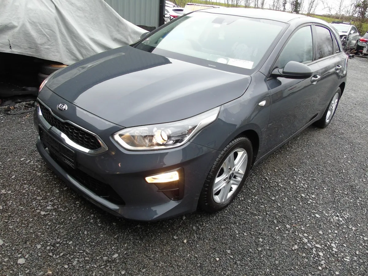 KIA CEED's 1.6 DIESEL 2017 BREAKIN ALSO 2022 MODEL - Image 3