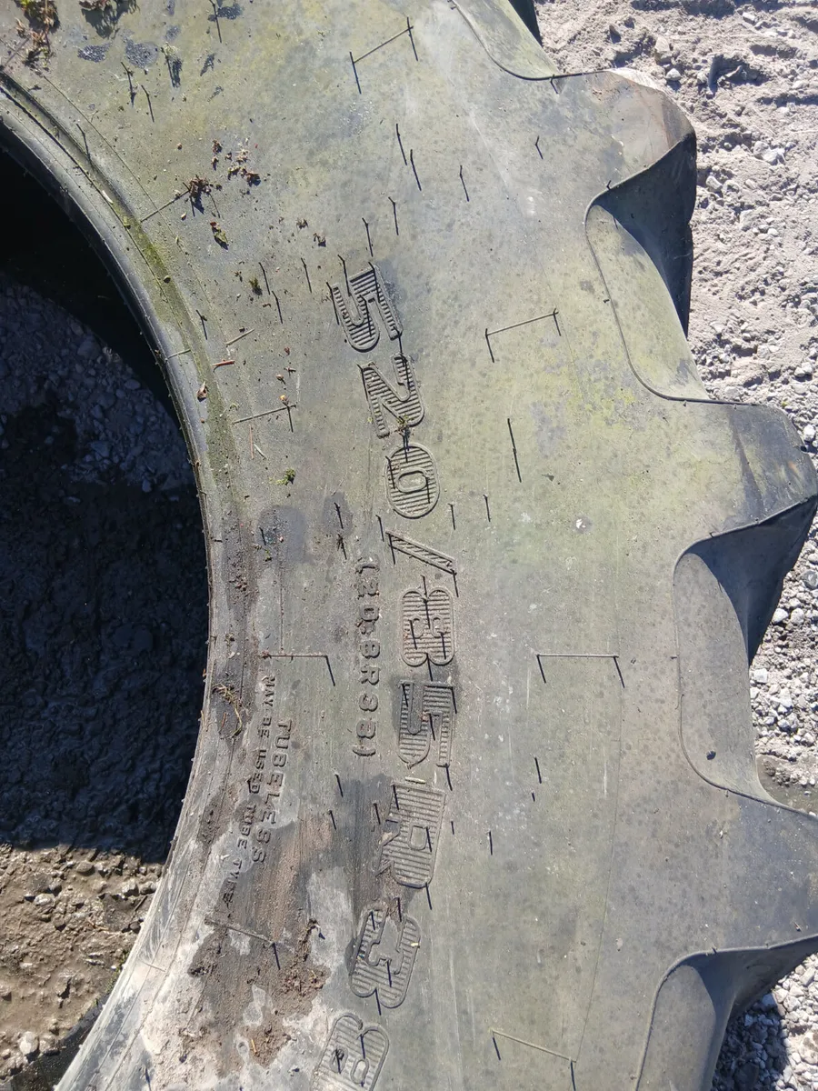 Firestone 520/85/38 tyres for sale - Image 1
