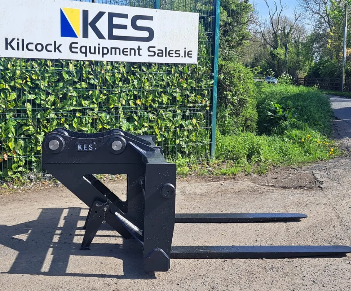 Excavator Floatation Pallet Fork For Sale / Hire - Image 2