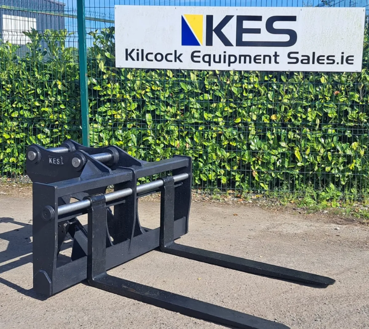 Excavator Floatation Pallet Fork For Sale / Hire - Image 1