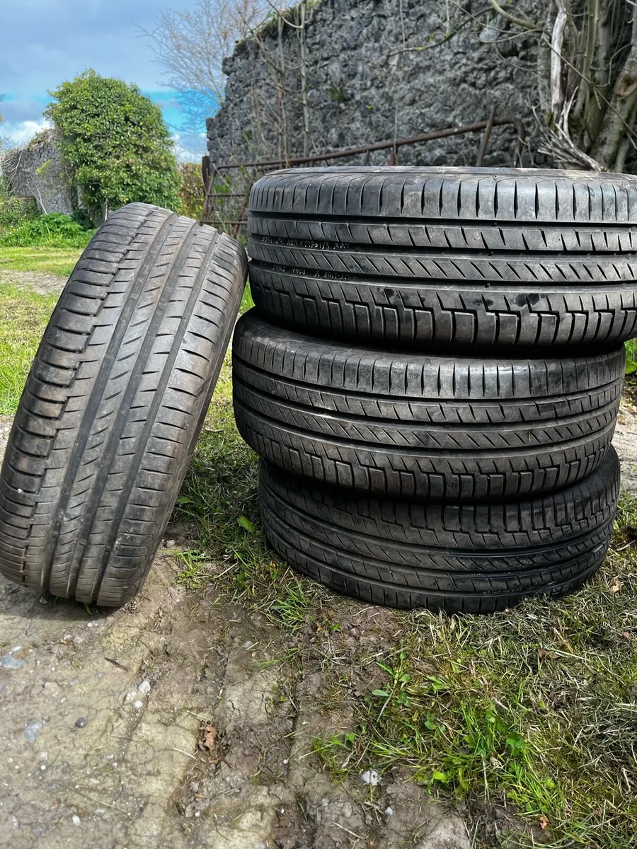 Continental 225/55 19R V 85% thread - Image 2