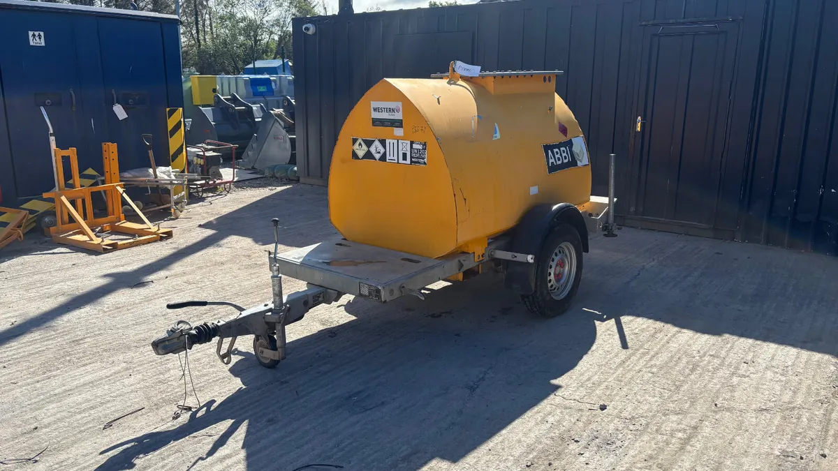 Western 950L Towable Fuel Bowser - Image 3