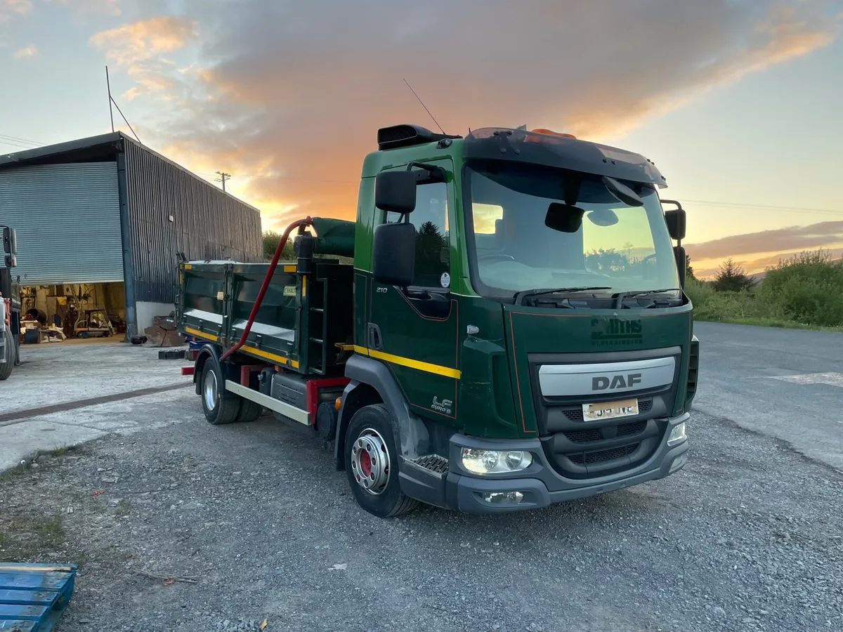 2015 daf LF 210  12 ton dropside tipper - Image 1