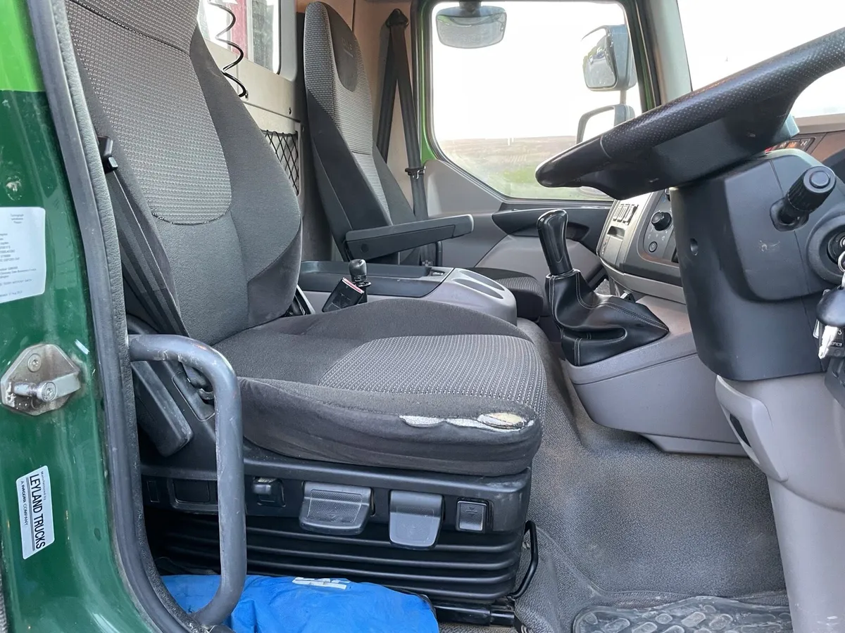 2015 daf LF 210  12 ton dropside tipper - Image 4