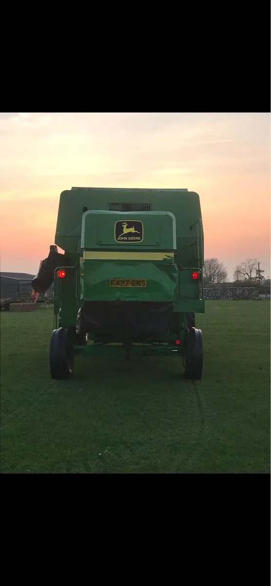 John Deere combine - Image 2