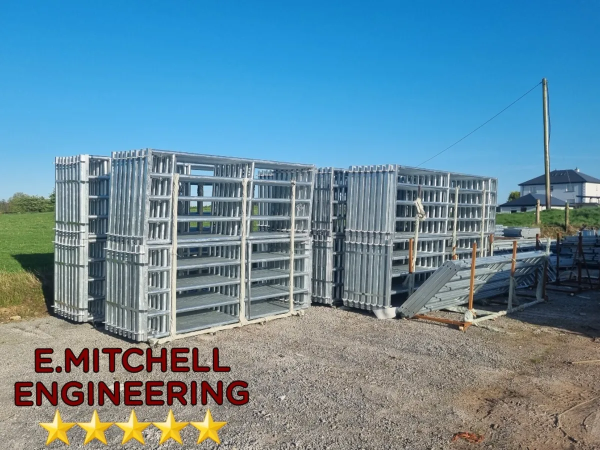 Heavy duty 5 bar dividing gates. - Image 4
