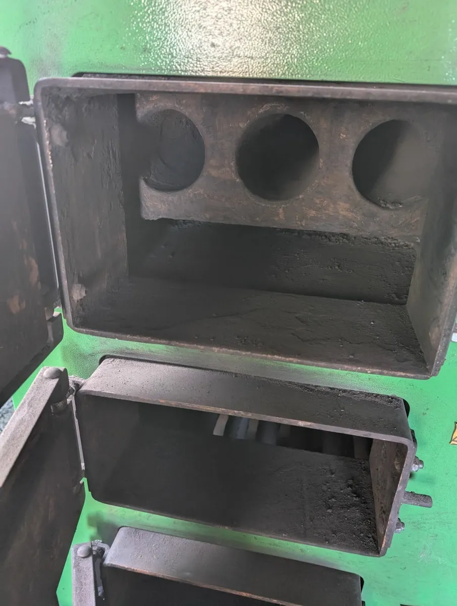 25kW Slack/Coal/Pellet burner, automatic feeder - Image 3