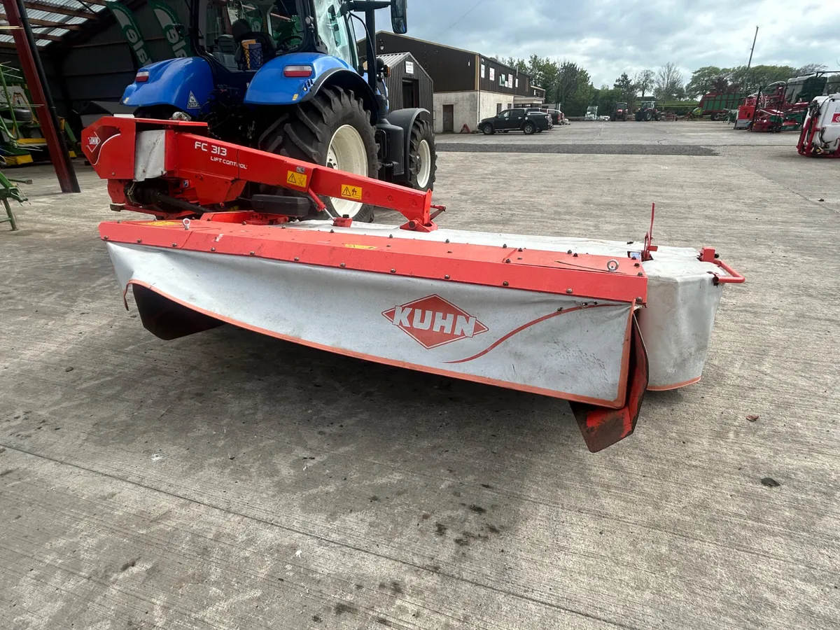 Kuhn rear mounted mower - Image 2
