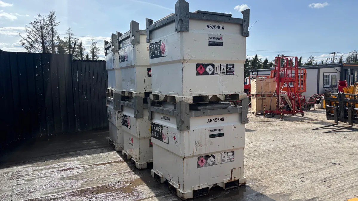 Western 950L Fuel Cubes - Image 4