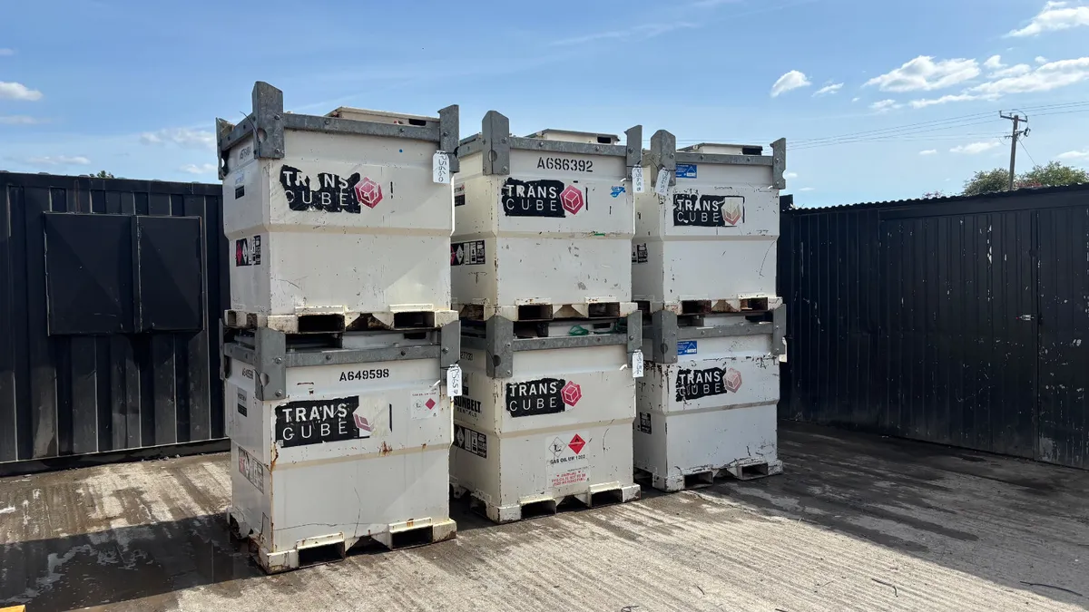 Western 950L Fuel Cubes - Image 1