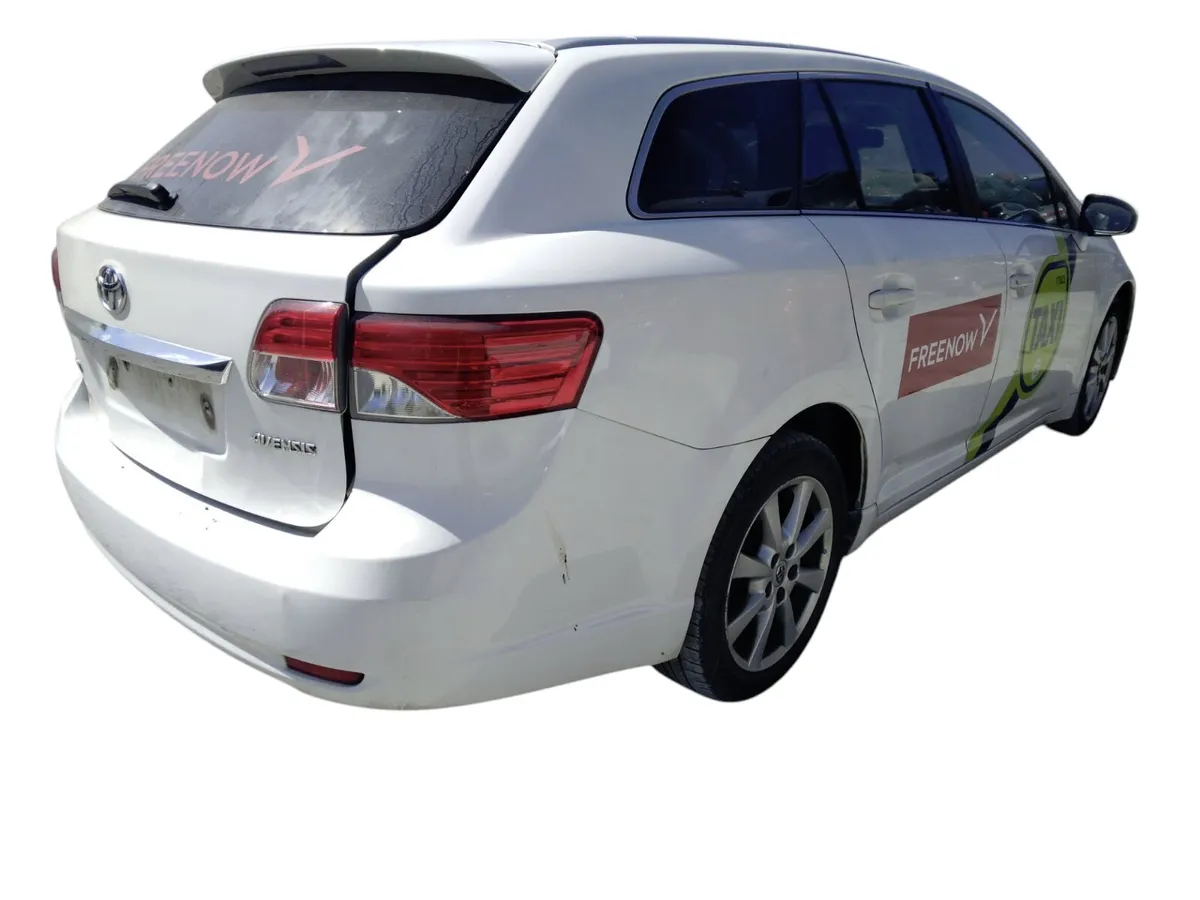 2012 TOYOTA AVENSIS For Breaking/Dismantling - Image 3