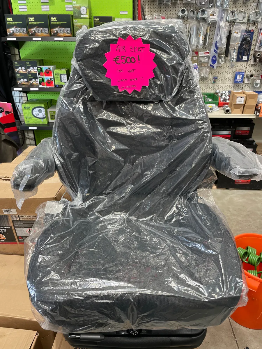 Tractor seats - Image 1