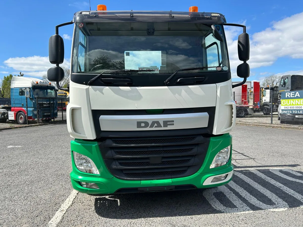 2017 Daf CF 330 cheesewedge beavertail 30ft body - Image 2