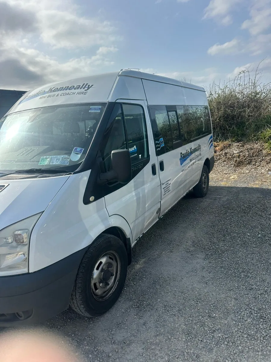 Buses & coaches - Image 3