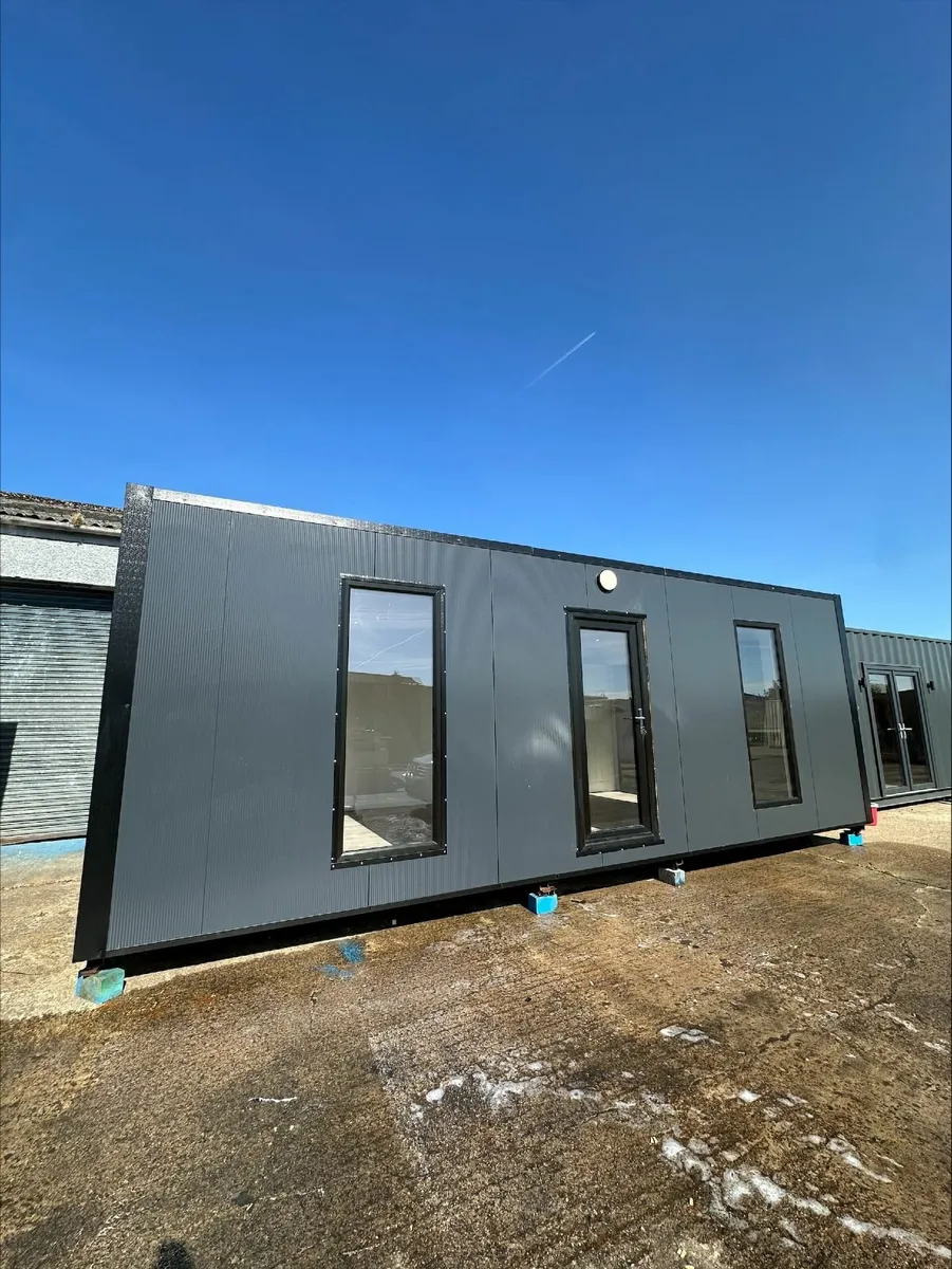 7.5 x 3 m Office with kitchenette/WC - Image 1