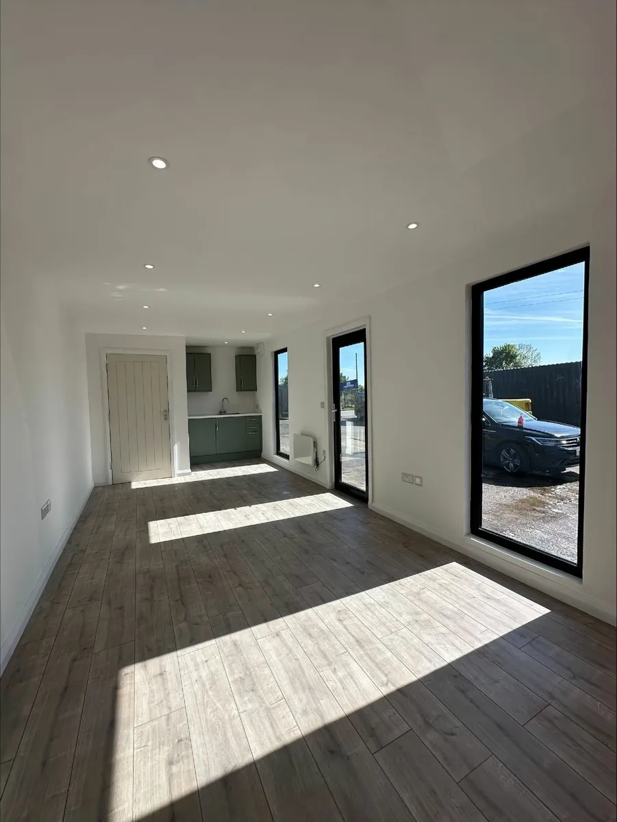 7.4 x 3m Office with Kitchenette/toilet - Image 2