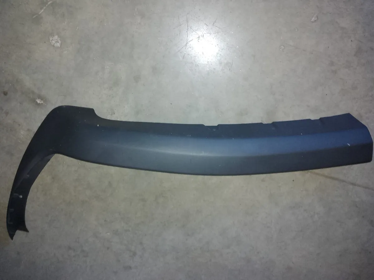 Ford (s) Fusion LHF Stone Deflector 1405231 - Image 1