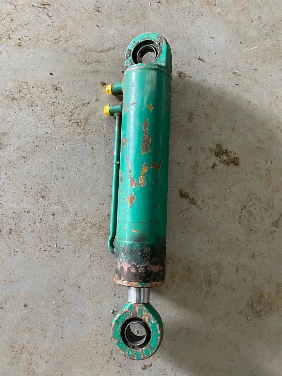 Kverneland plough - Image 1