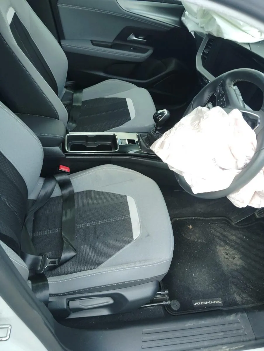 Breaking Opel Mokka elegance 1.2 100ps 2023 - Image 4