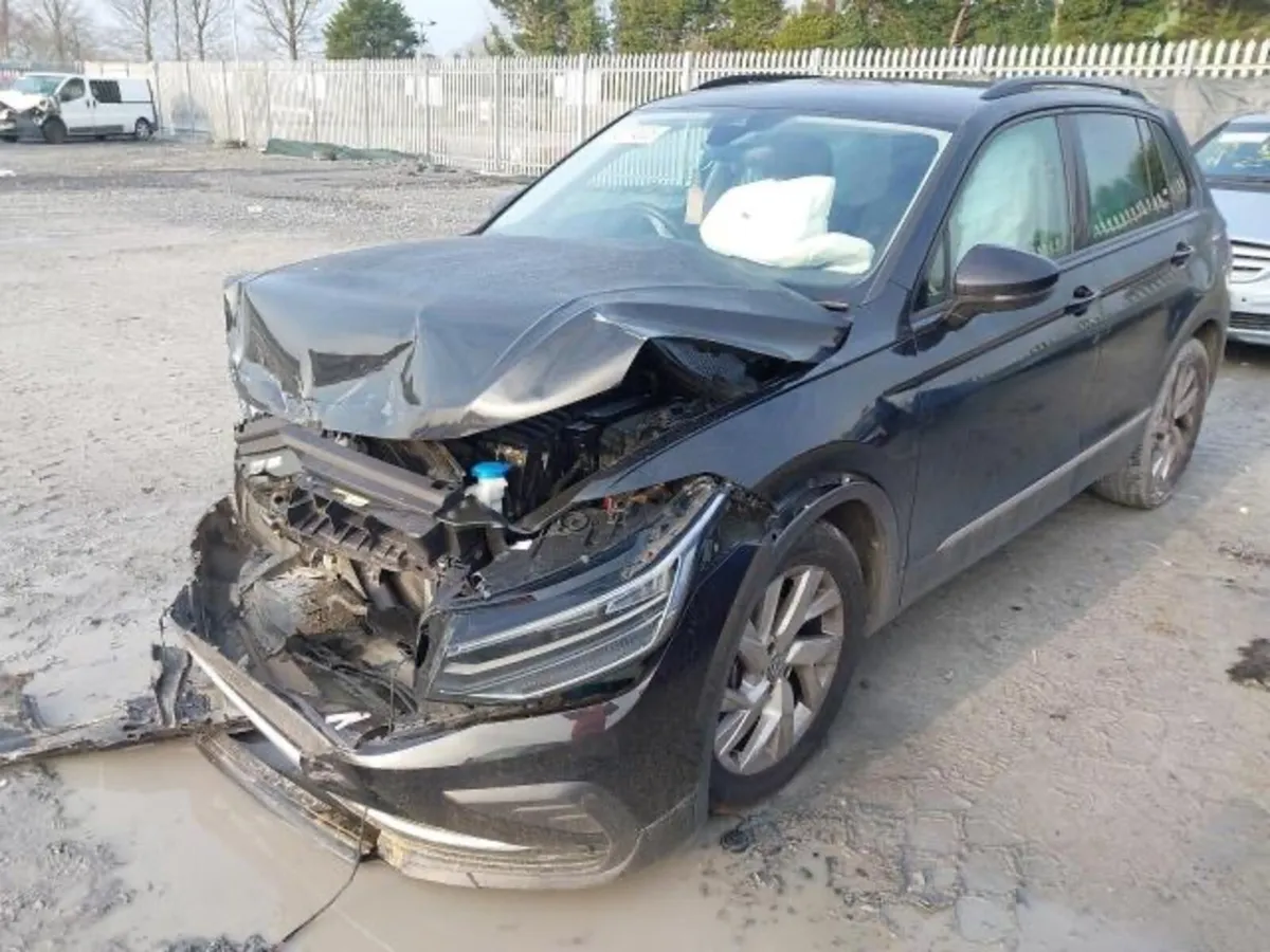 🟢2020 VOLKSWAGEN Tiguan BREAKING FOR PARTS - Image 3