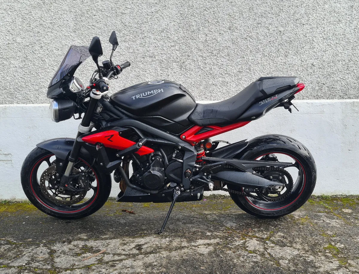 Street Triple x2 @ Doyle's Athlone - Image 4