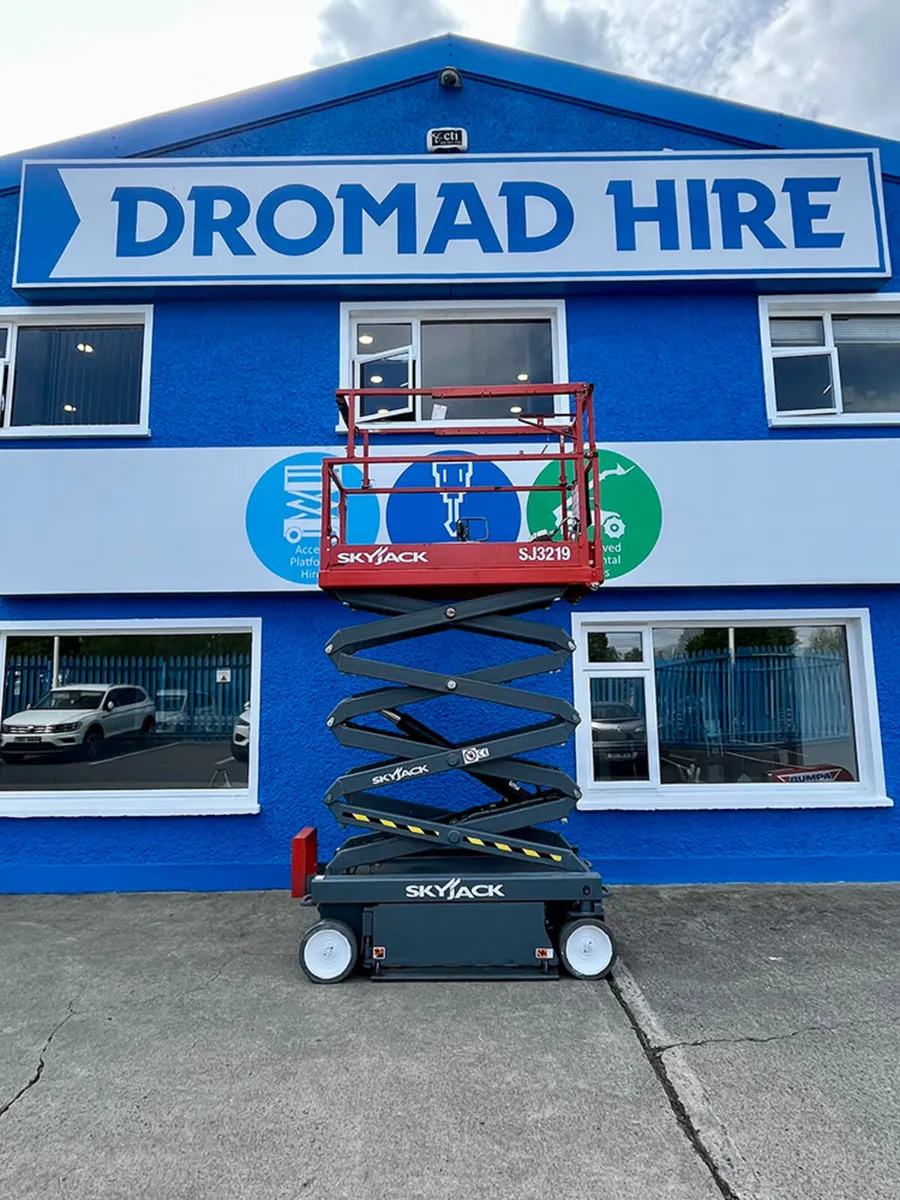 Skyjack SJ3219 Electric Scissor Lift - Image 2