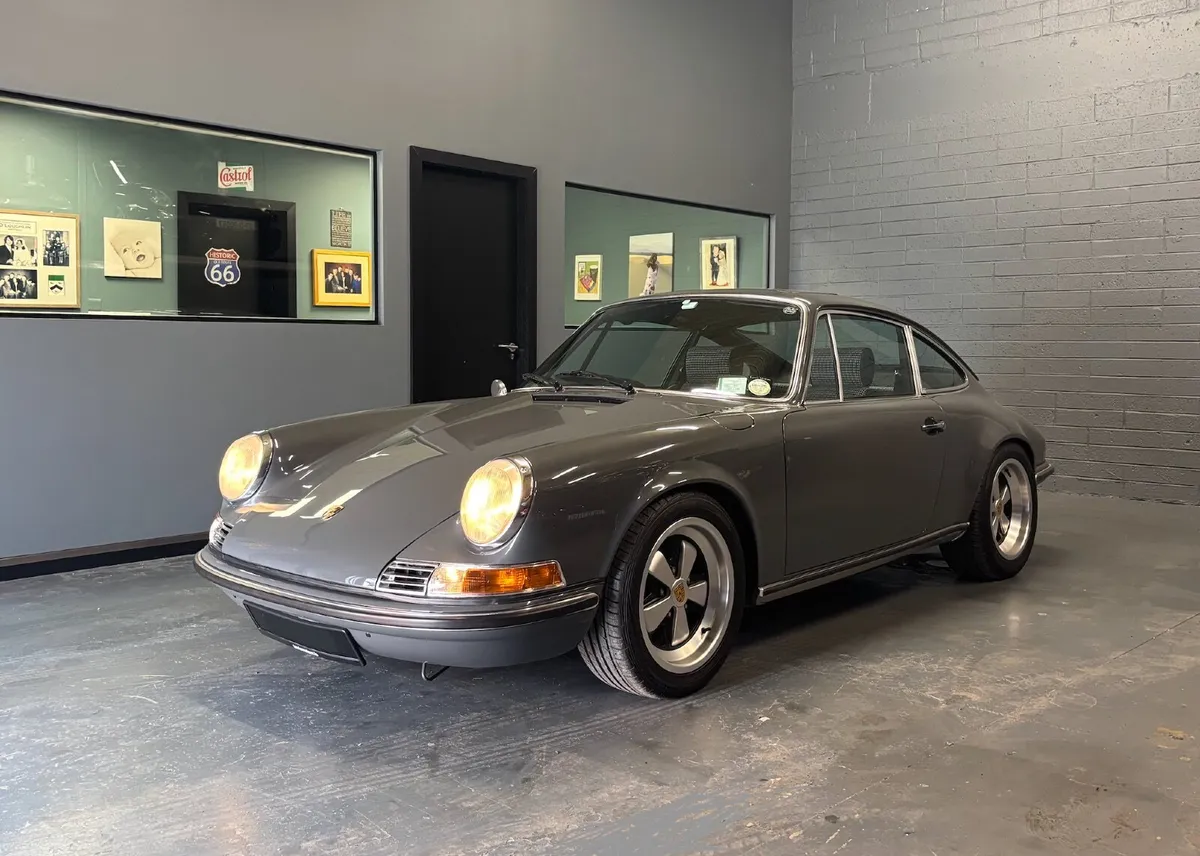 1985 Porsche 911 Rennsport *1,500 miles* - Image 3