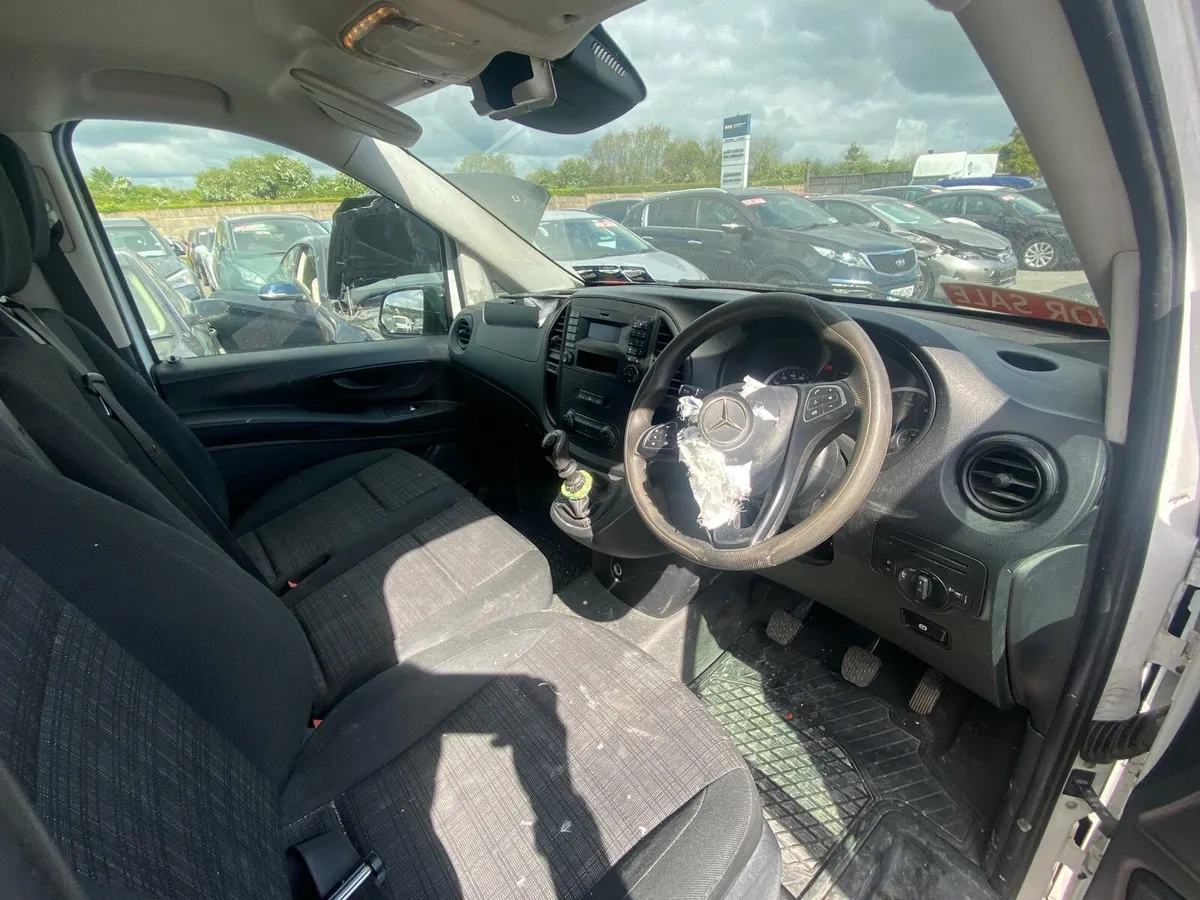 Mercedes Vito 2020 front damage €7950 - Image 4