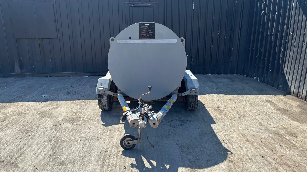 1000L Fuel Proof Twin Axle Bunded Fuel Bowser - Image 2