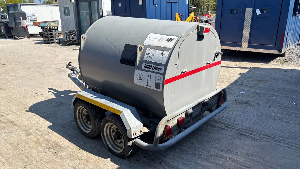 1000L Fuel Proof Twin Axle Bunded Fuel Bowser - Image 4