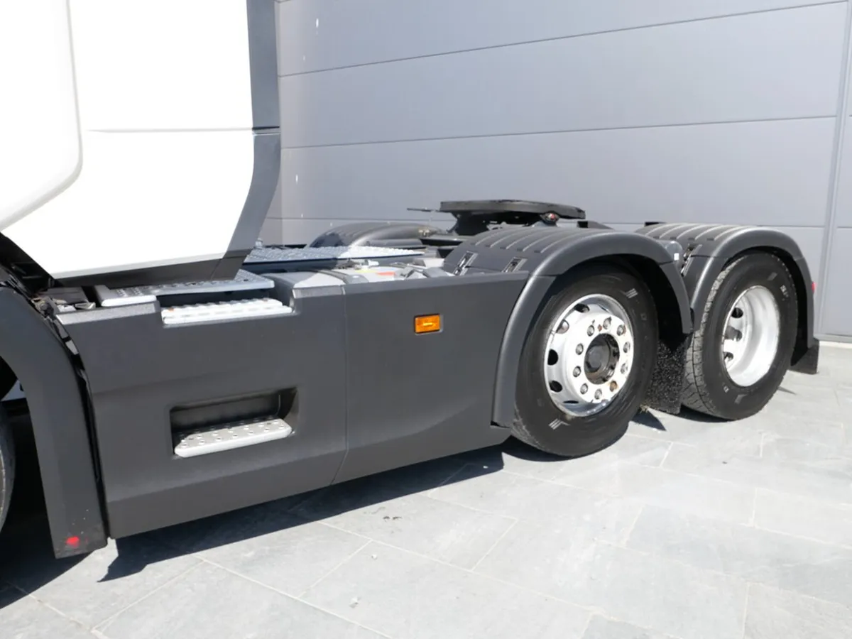 Scania R450 N/G Highline 6x2 Midlift auto gearbox - Image 4