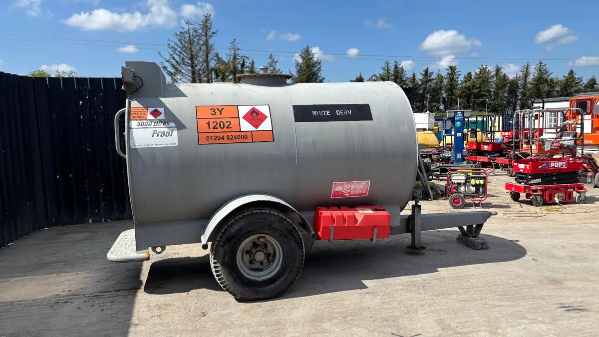 3000L Single Axle Bunded Diesel Bowser - Image 3