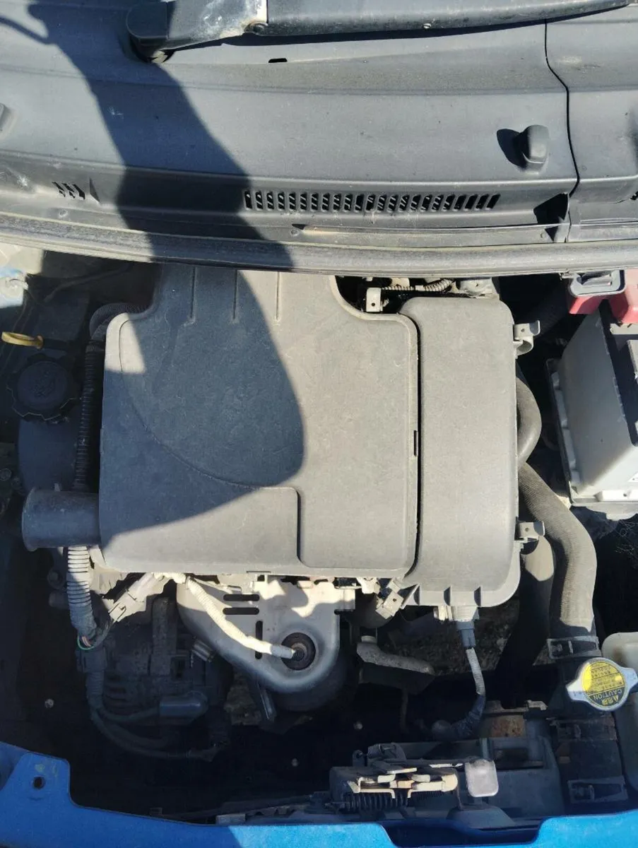Breaking Toyota Yaris 2008 petrol - Image 3