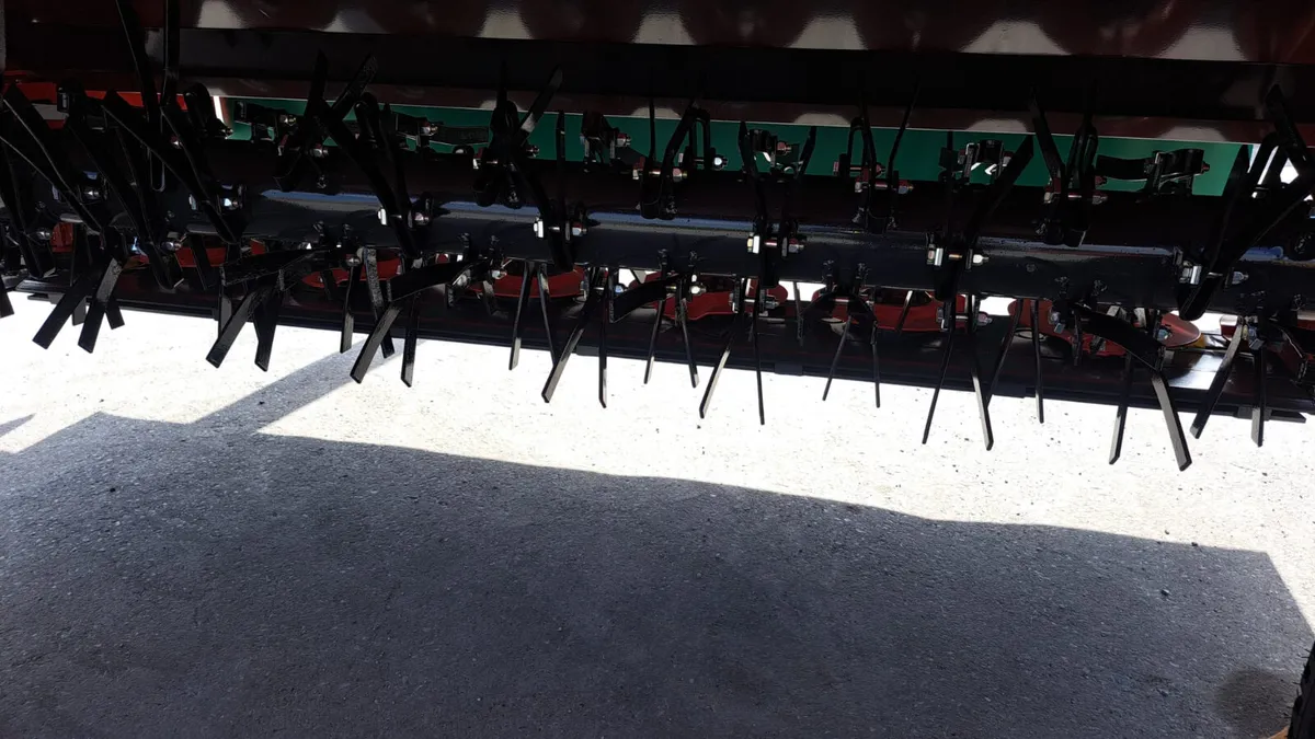 Kverneland 4332 Trailed Mower - Image 4