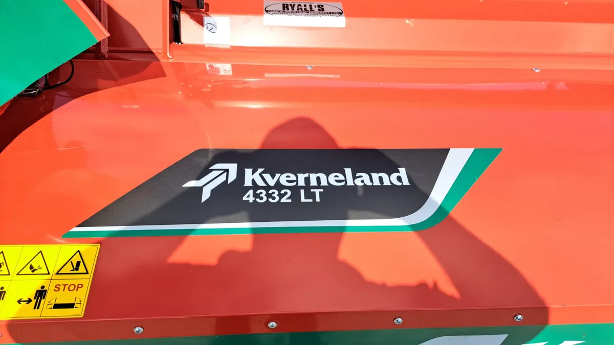 Kverneland 4332 Trailed Mower - Image 2