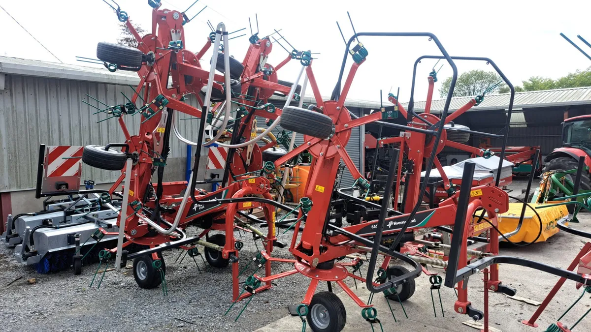 Kverneland Tedders IN STOCK - Image 3