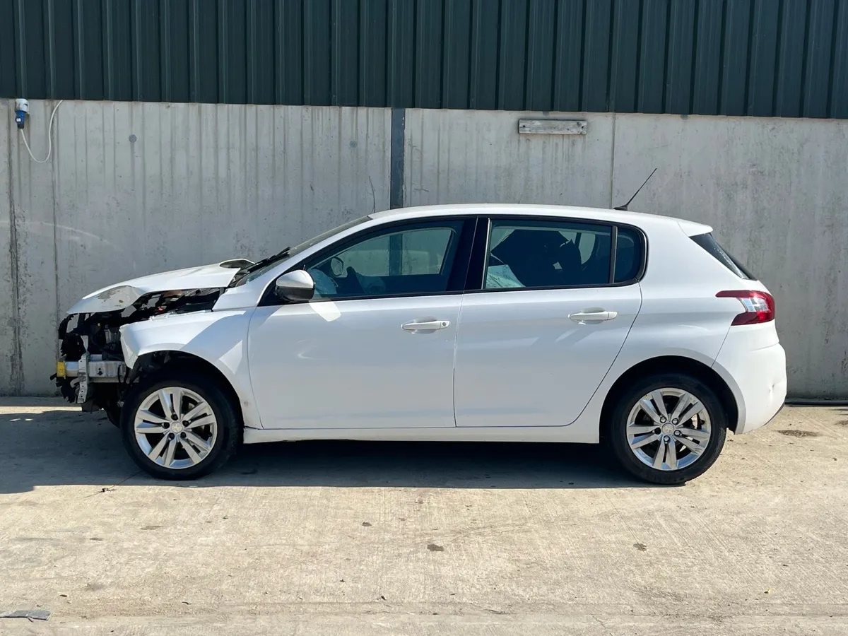 2016 Peugeot 308 for parts - Image 2