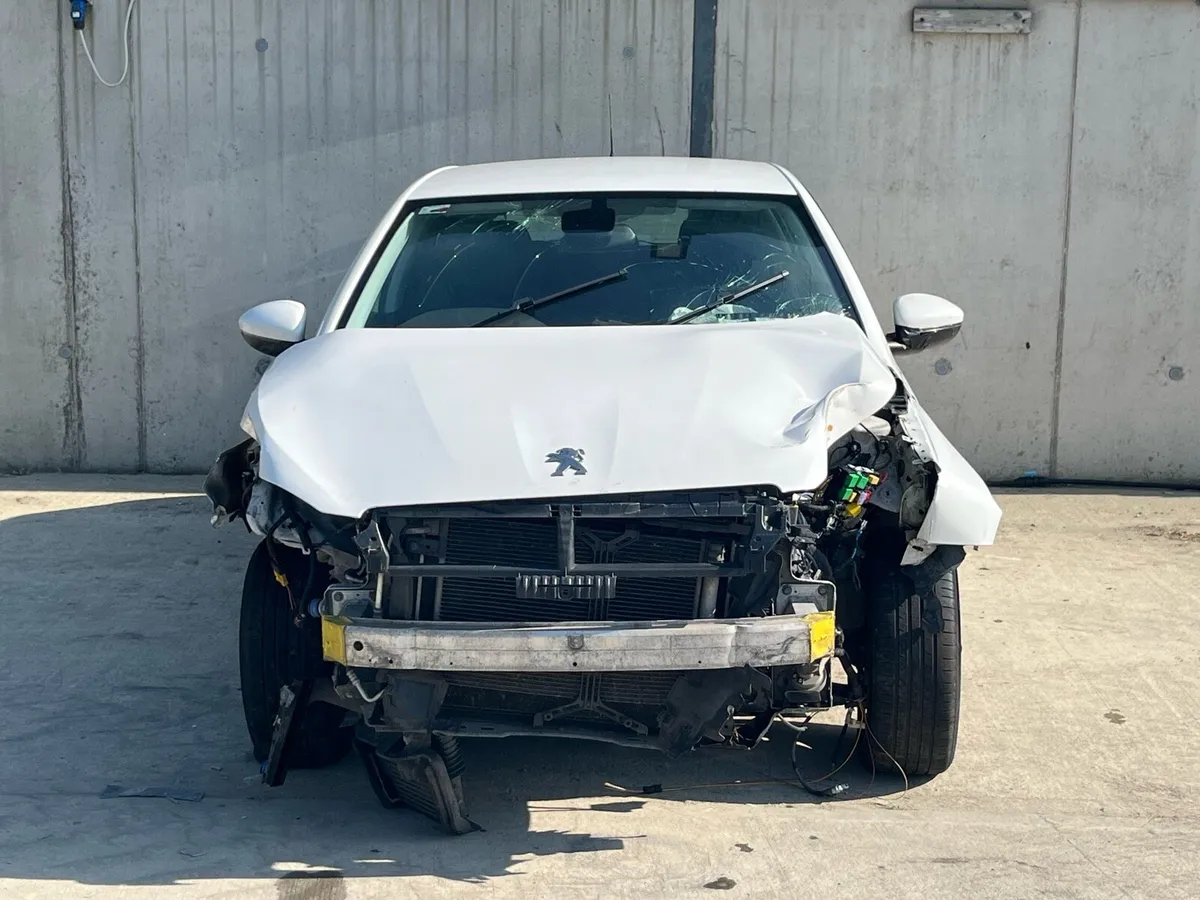 2016 Peugeot 308 for parts - Image 4